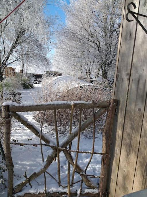 Gite Les 7 Frenes Vaux-sur-Sure ภายนอก รูปภาพ